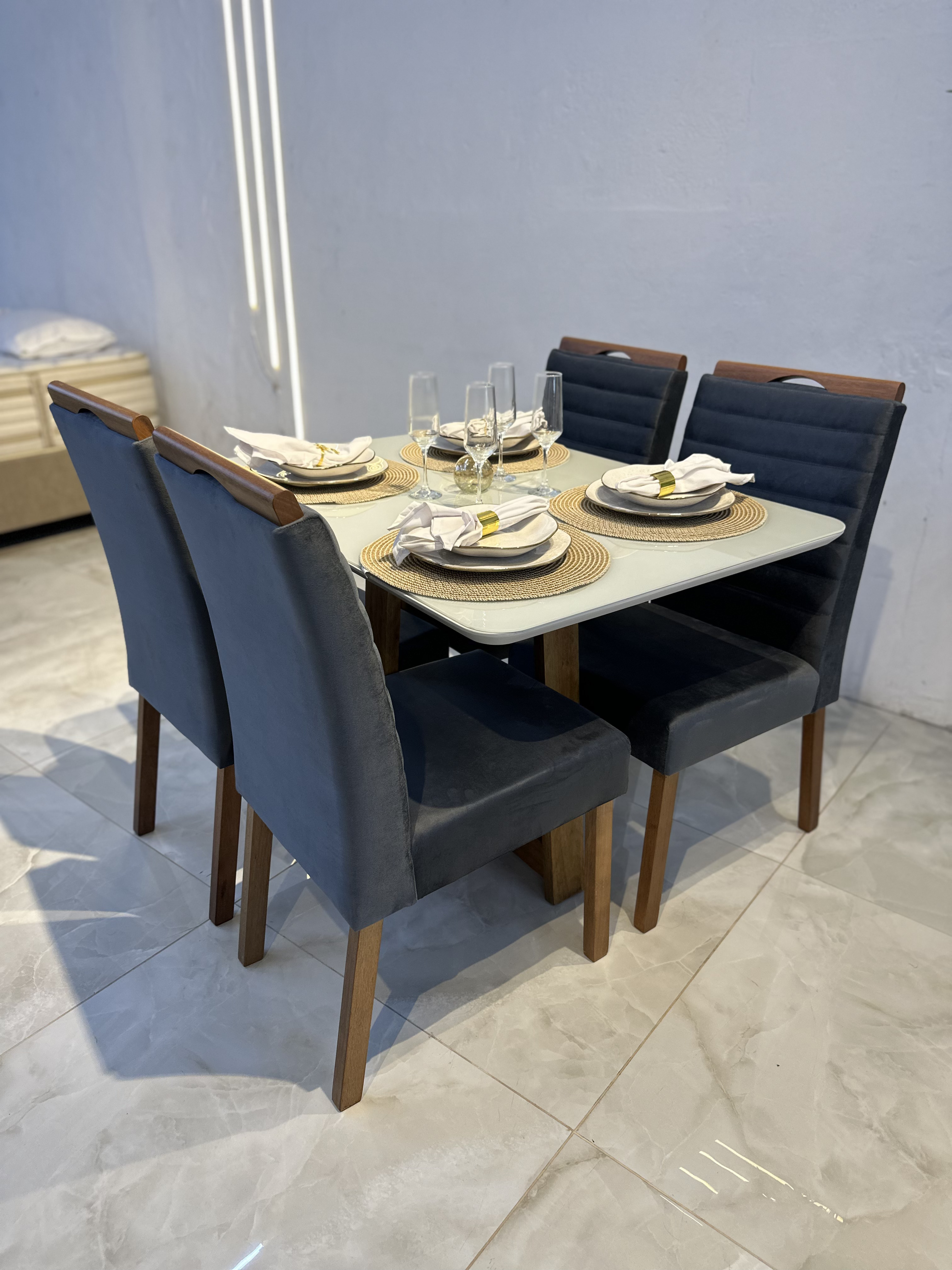 Mesa de Jantar - 4 Cadeiras