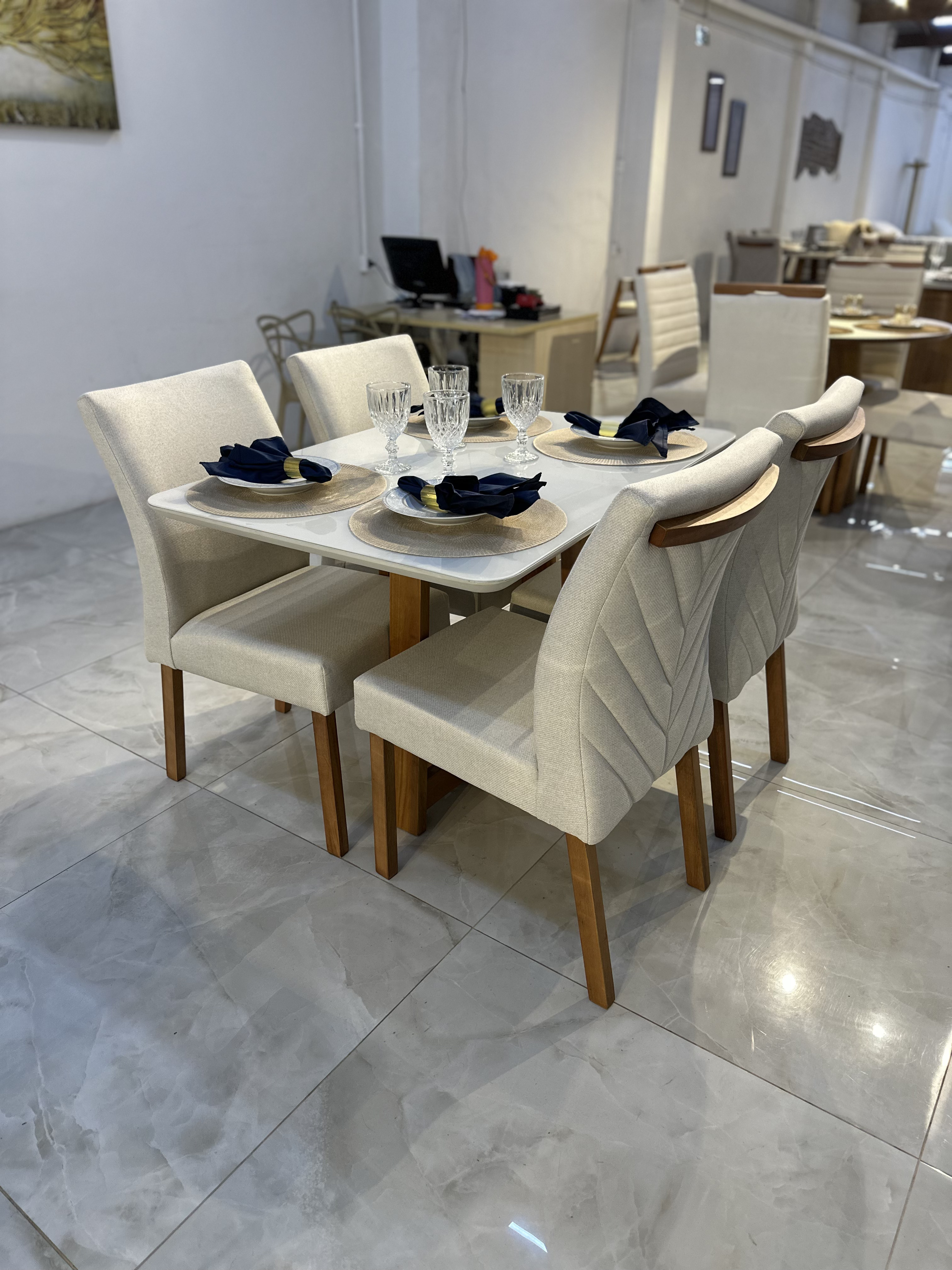 Mesa Melisa com Cadeira Milena Bege